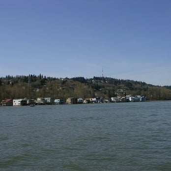 Sellwood Riverfront Park - Views of the river - Parks Near Me - Portland, Oregon
