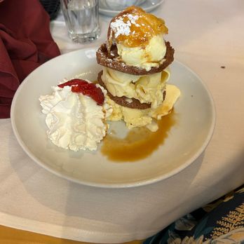Cooperage Inn - Comfort Food Near Me - Baiting Hollow, New York