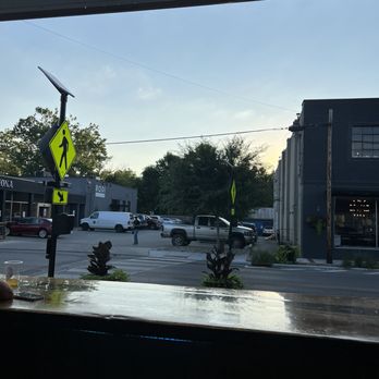 Hops And Berry Taproom - Brewpubs Near Me - Loveland, Ohio