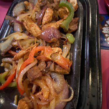 Ixtapa Restaurant - Undercooked Chicken steak fajita, few veggies - Mexican Near Me - Sultan, Washington