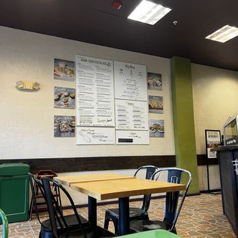 Giardino Gourmet Salads - Inside dining - Salad Near Me - Doral, Florida Giardino Gourmet Salads - Inside dining - Salad Near Me - Doral, Florida