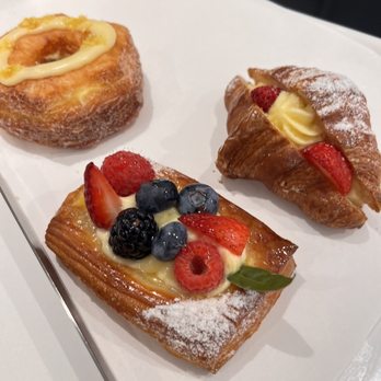 Paris Bistro - Lemon croissant donut, Berry Tart & Strawberry Lemon Cream - Breakfast & Brunch Near Me - Atlanta, Georgia Paris Bistro - Lemon croissant donut, Berry Tart & Strawberry Lemon Cream - Breakfast & Brunch Near Me - Atlanta, Georgia