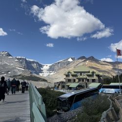 Glacier View Inn