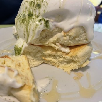 Cloud Nine Cafe Hawaii - Airy or fluffy pancakes! - Desserts Near Me - Honolulu, Hawaii