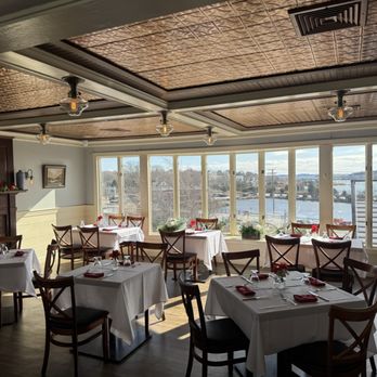 Rocks21 - Main dining Room - Seafood Near Me - Mystic, Connecticut Rocks21 - Main dining Room - Seafood Near Me - Mystic, Connecticut