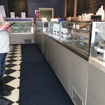Scoops On The Boulevard - Ice Cream & Frozen Yogurt Near Me - Pittsburgh, Pennsylvania