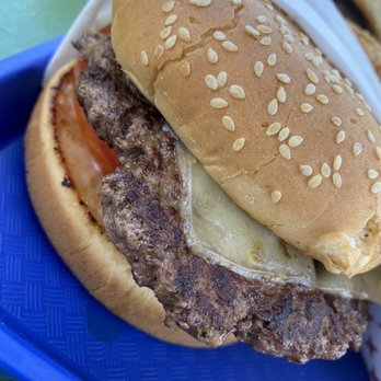 Burger Barn - Bison burger - Burgers Near Me - Bridgeport, California Burger Barn - Bison burger - Burgers Near Me - Bridgeport, California
