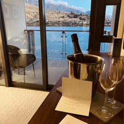Aventina Romance Travel - Our Welcome Champagne from Amy~