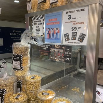 Nuts On Clark Carmelcorn At Union Station - Inside - Popcorn Shops Near Me - Chicago, Illinois Nuts On Clark Carmelcorn At Union Station - Inside - Popcorn Shops Near Me - Chicago, Illinois