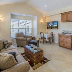 Solvang Alisal Vacation Cottages - Cottage Daisy #2 Kit/Living Room