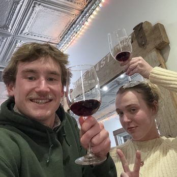 Four Brothers Wine - Wine Tasting Room Near Me - Los Olivos, California