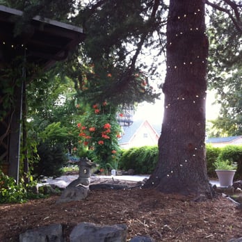 Arbor House Restaurant - Side view - Seafood Near Me - Talent, Oregon