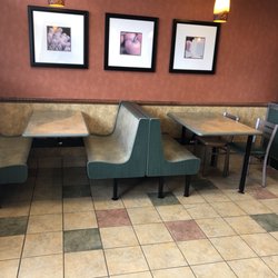 Subway - Plenty of seating, both booths and table/chair combos
