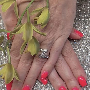 Dip Nail Spa - Nail Salons Near Me - Oakley, California