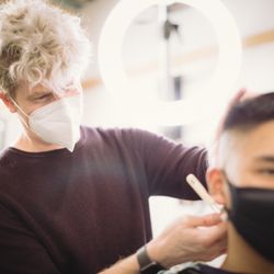 McGuinn's Barber Shop - Razor finish!