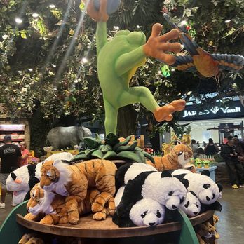 Rainforest Cafe - Gift shop - American Near Me - Ontario, California