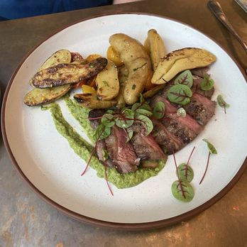 Metsi’s - FLANK STEAK, potato and tomatoes - Italian Near Me - Columbus, Ohio