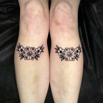 Norco Tattoo - fresh flowers by Chelsey - Tattoo Near Me - Norco, California Norco Tattoo - fresh flowers by Chelsey - Tattoo Near Me - Norco, California