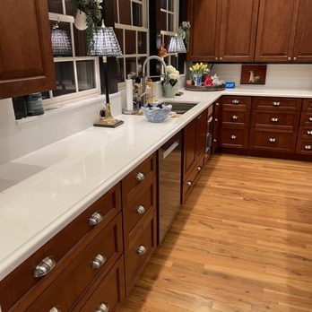 L and L Kitchen Designs - window run - Countertop Installation Near Me L and L Kitchen Designs - window run - Countertop Installation Near Me
