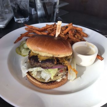 Yard House - Great burgers - New American Near Me - Phoenix, Arizona