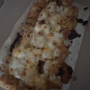 Domino's Pizza - more burnt food. Everything is unable to eat and im not wasting my gas going back to chronic vill - Pizza Near Me - Kaneohe, Hawaii