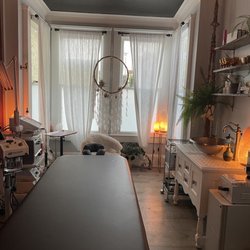Axis Mundi Electrology - Room for many modalities.