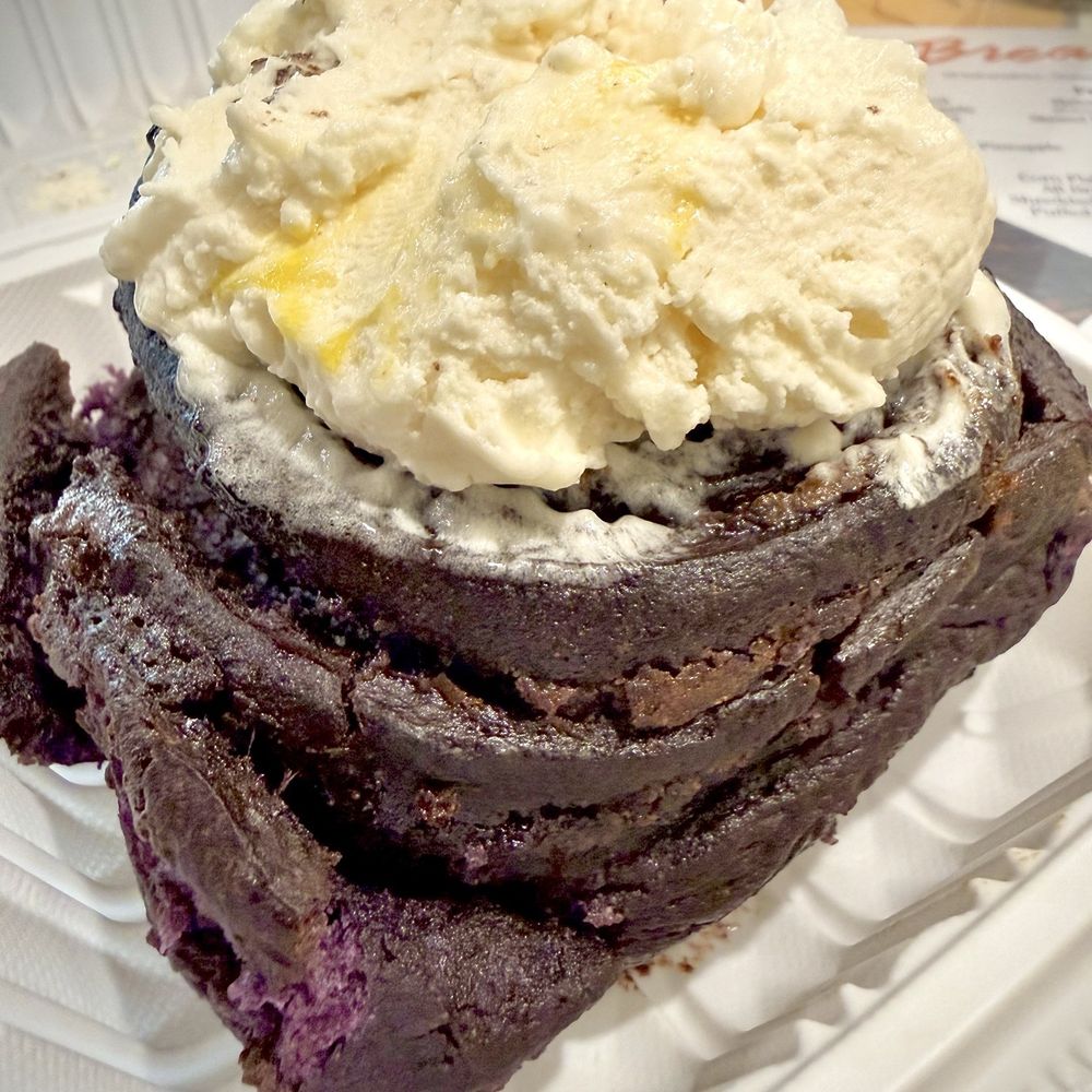 Kona Biscuit - Ube Cinnamon Roll - Breakfast & Brunch Near Me - Waikoloa, Hawaii