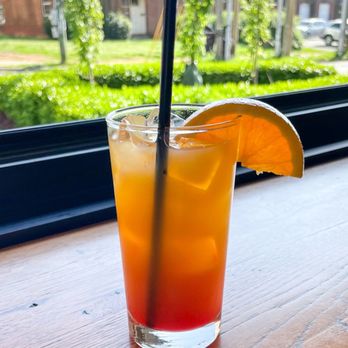 QC Pour House - QC Sunset |Instagram @restaurant_aholic - American Near Me - Charlotte, North Carolina QC Pour House - QC Sunset |Instagram @restaurant_aholic - American Near Me - Charlotte, North Carolina