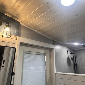 Lawton Construction - a view of a bathroom with a light fixture on the ceiling - General Contractors Near Me - Roseburg, Oregon Lawton Construction - a view of a bathroom with a light fixture on the ceiling - General Contractors Near Me - Roseburg, Oregon