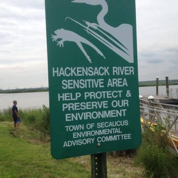 Laurel Hill Park - Yes protect our environment in this urban areas - Parks Near Me - Secaucus, New Jersey