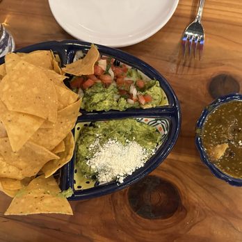 Tortilla Real - Chips with guacamole and salsa $12 (as of 12.6.24) - Mexican Near Me - Petaluma, California Tortilla Real - Chips with guacamole and salsa $12 (as of 12.6.24) - Mexican Near Me - Petaluma, California