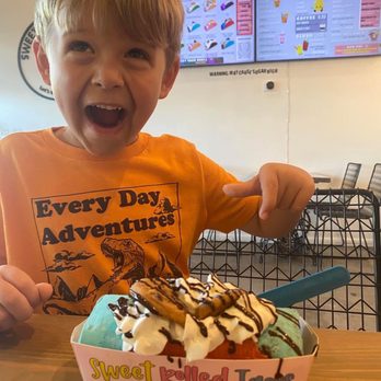 Taco ‘Bout Sweets - Our grandson got the Monster Monster's Ink. I didn't think he could finish it but, he did.  He loved it. - Ice Cream & Frozen Yogurt Near Me - Redlands, California
