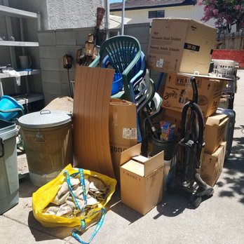 Kango Dumpster Rental - Before photo of the junk in our backyard. - Dumpster Rental Near Me - Berkeley, California Kango Dumpster Rental - Before photo of the junk in our backyard. - Dumpster Rental Near Me - Berkeley, California