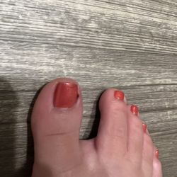 Pink & White Nail & Spa - Cut