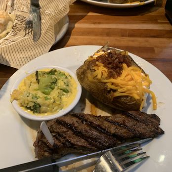 Cheddar's Scratch Kitchen - 8 oz. Fire Grilled Sirloin - American Near Me - Cypress, Texas