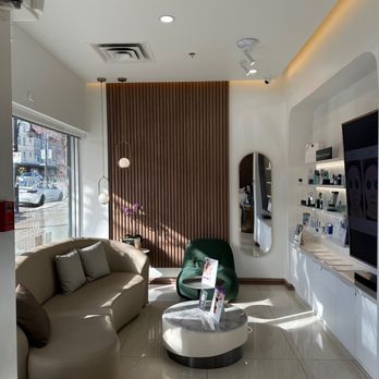 Oasis MD - Comfortable waiting areas - Skin Care Near Me - Vancouver, British Columbia Oasis MD - Comfortable waiting areas - Skin Care Near Me - Vancouver, British Columbia