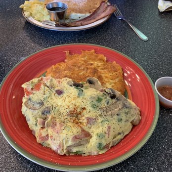 Egg Mann and Earl - Garden Omelet, Hangover Hash browns, pancakes, bacon and eggs - Breakfast & Brunch Near Me - Boise, Idaho