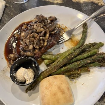 1015 Steak Company - Bourbon mushroom steak - Steakhouses Near Me - Sibley, Iowa 1015 Steak Company - Bourbon mushroom steak - Steakhouses Near Me - Sibley, Iowa