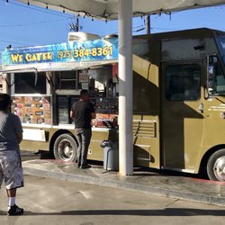 Mariscos Taco Truck - Waiting for my food