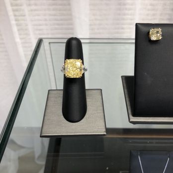 Raiman Rocks  - Yellow diamond - Jewelry Near Me - Wailea-Makena, Hawaii