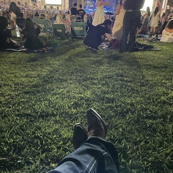 Dos Equis Pavilion - Just chilling on the hill - Music Venues Near Me - Dallas, Texas Dos Equis Pavilion - Just chilling on the hill - Music Venues Near Me - Dallas, Texas