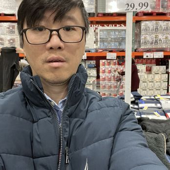 Costco Wholesale - Crying in warez - Wholesale Stores Near Me - Woodland, California