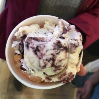 Sweet Pea's Ice Cream - Ice Cream & Frozen Yogurt Near Me - Ogunquit, Maine