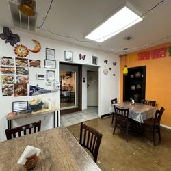 Los Molcas Taco Bar And Grill - Cute space.