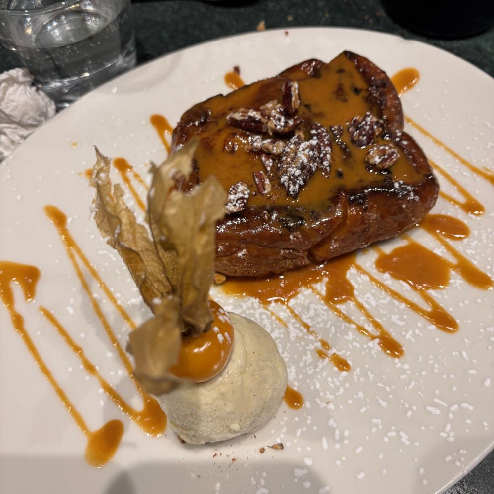 Le Jeroboam - Brioche pain perdu avec caramel au beurre salé - French Near Me - Paris, 75