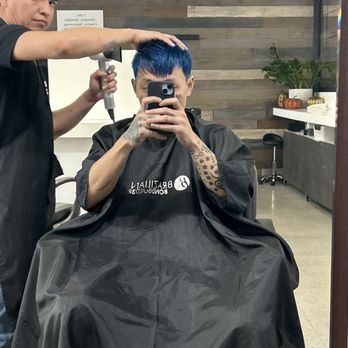 Medusa Salon - Don't let the candid photo give the wrong idea, this man is ALL SMILES and GOOD VIBES - Hair Salons Near Me - Huntington Beach, California Medusa Salon - Don't let the candid photo give the wrong idea, this man is ALL SMILES and GOOD VIBES - Hair Salons Near Me - Huntington Beach, California