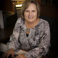 Delia T Crouch