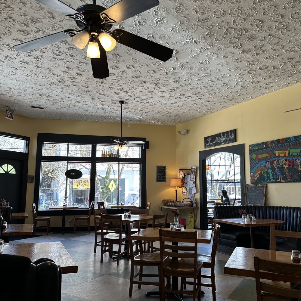 Grant Central Pizza & Pasta - Inside the restaurant - Pizza Near Me - Atlanta, Georgia
