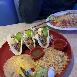 El Ranchero | Mexican Restaurant - Carne asada tacos and el ranchero burrito
