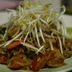 Thai on Charles - Pad thai prawn
